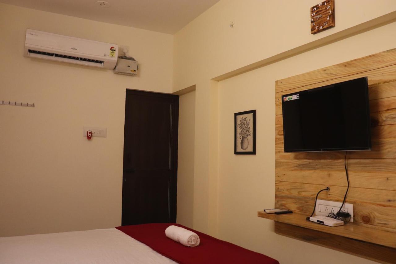 Grand Suites Srirangam Tiruchirappalli Buitenkant foto