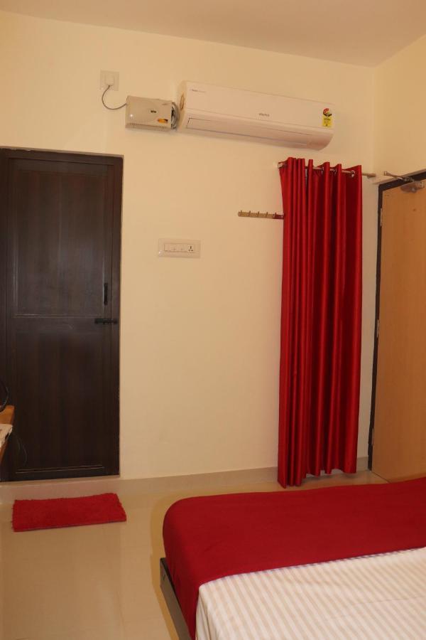 Grand Suites Srirangam Tiruchirappalli Buitenkant foto