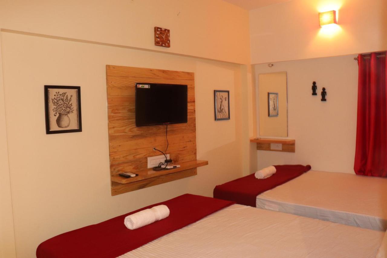 Grand Suites Srirangam Tiruchirappalli Buitenkant foto