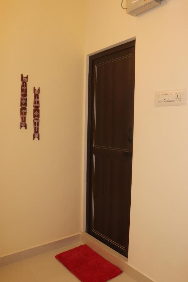 Grand Suites Srirangam Tiruchirappalli Buitenkant foto