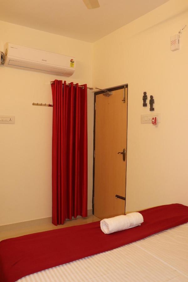 Grand Suites Srirangam Tiruchirappalli Buitenkant foto