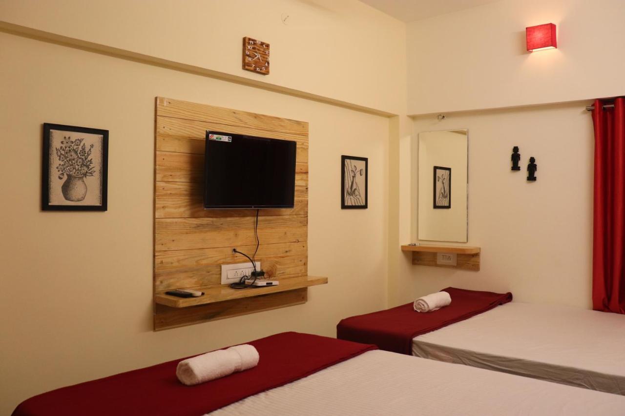 Grand Suites Srirangam Tiruchirappalli Buitenkant foto