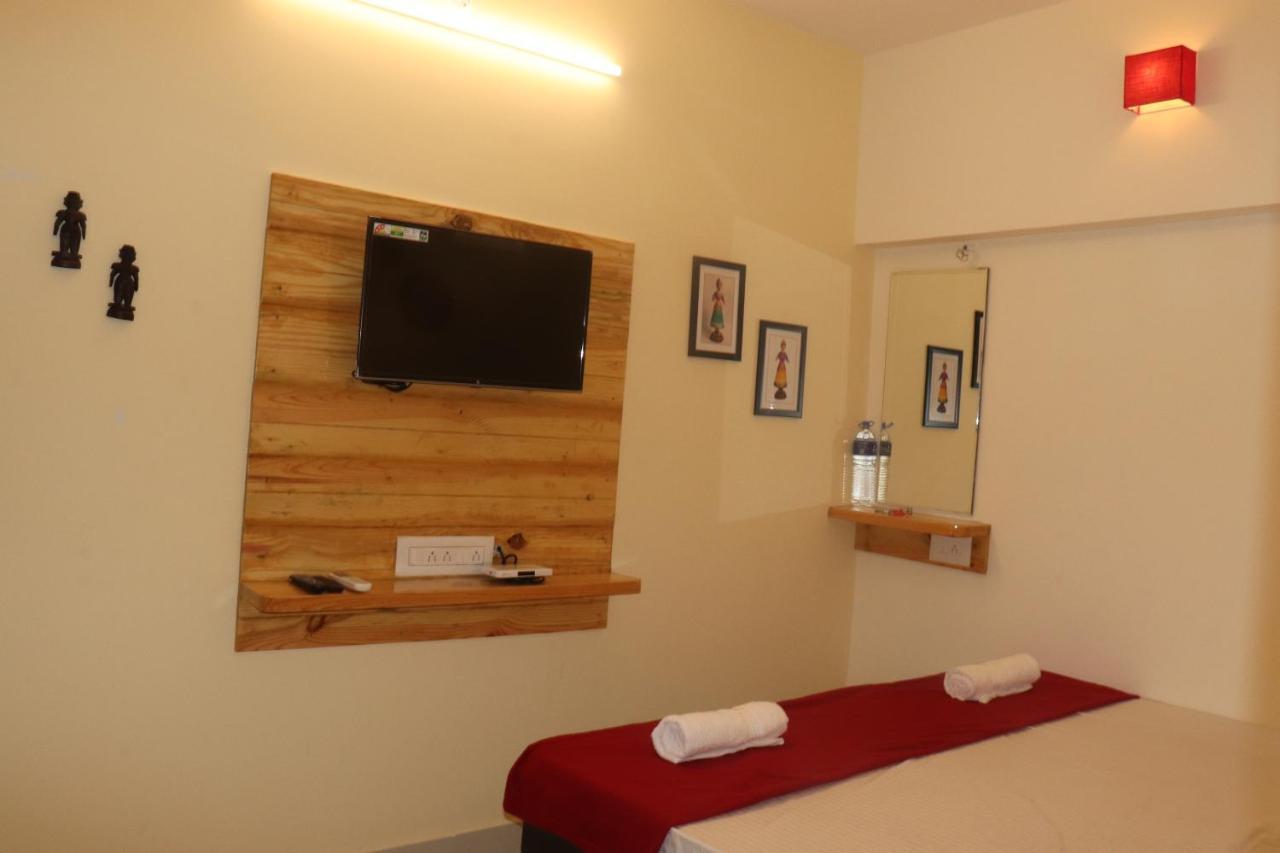 Grand Suites Srirangam Tiruchirappalli Buitenkant foto